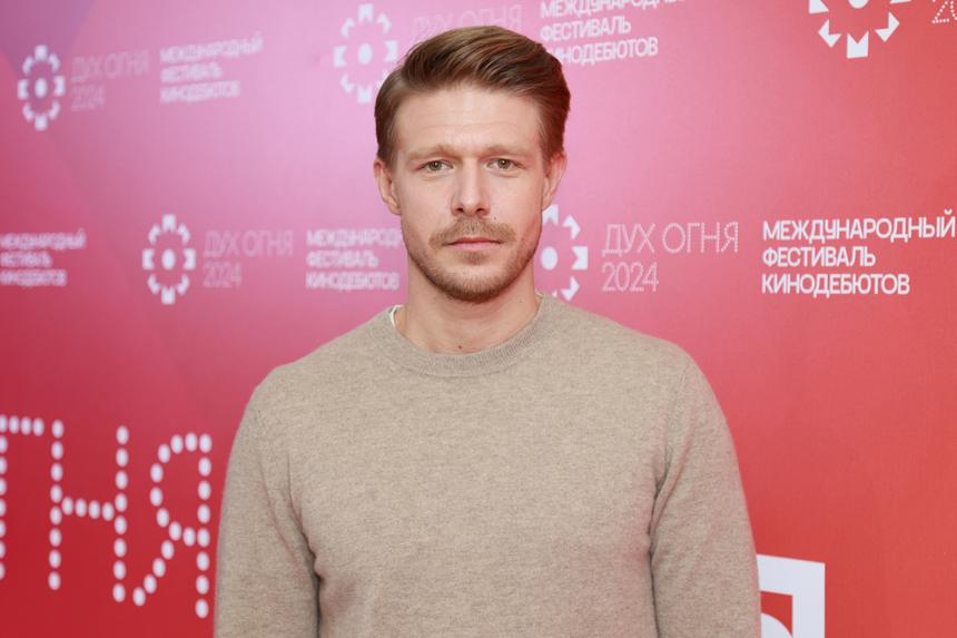 «Никто не верил, что это я»: Никита Ефремов рассказал об опыте использования приложения для знакомств