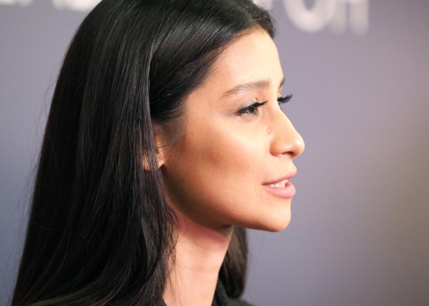 43-летняя актриса Равшана Куркова сняла сына и дочь от разных мужчин на прогулке