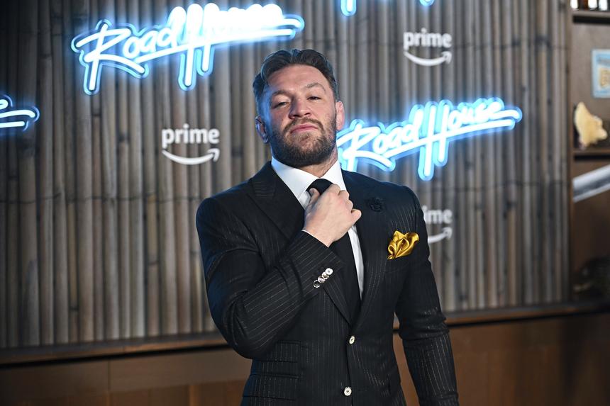 «Живет в уличном туалете»: боец Макгрегор назвал Хабиба Нурмагомедова нищим после блокировки счетов