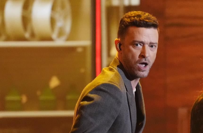 Фото Джастина Тимберлейка из полицейского участка сделали объектом современного искусства