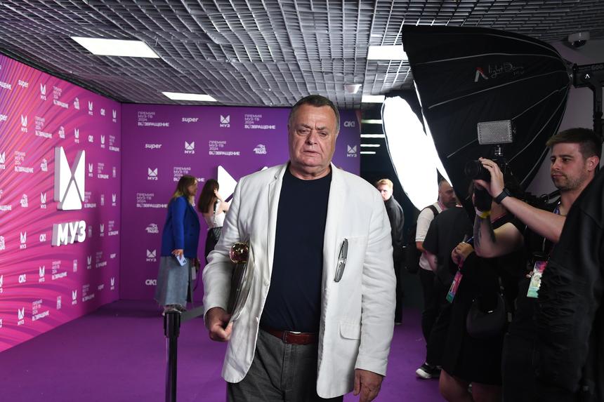 Отец Жанны Фриске не виделся с внуком больше 8 лет из-за запрета Натальи Шепелевой