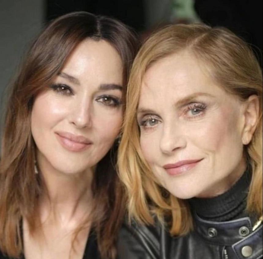 59-летняя актриса Моника Беллуччи вышла в свет с возлюбленным Тимом Бертоном