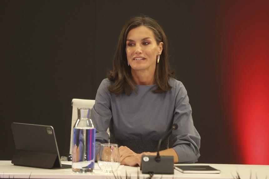 Грандиозный скандал: королева Испании по-прежнему общается с «любовником»