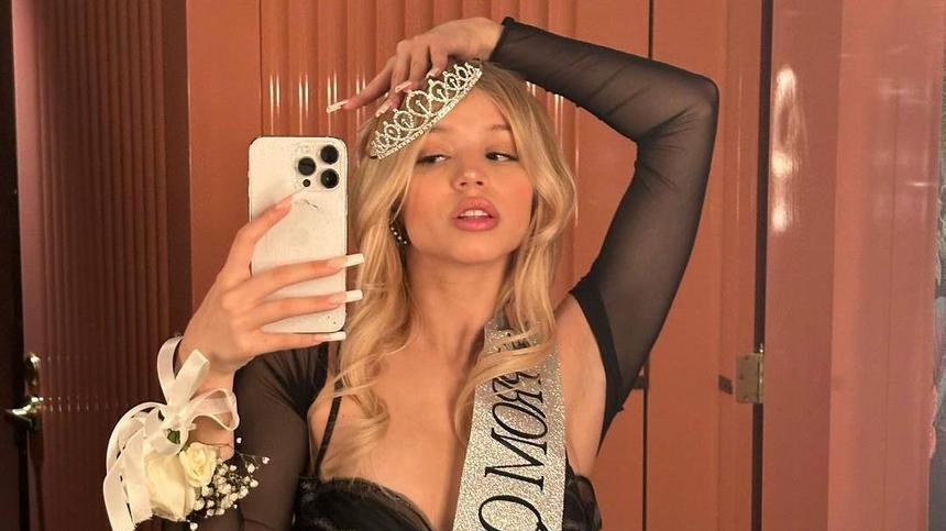 Популярная российская блогерша продает иномарку за 18,5 млн рублей