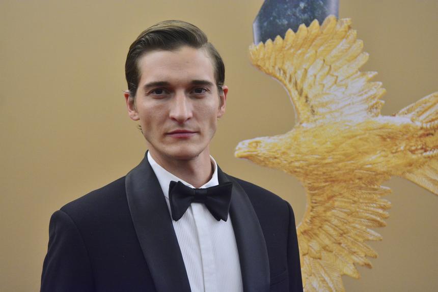 Актер Матвей Лыков рассказал о воспитании дочерей в Испании