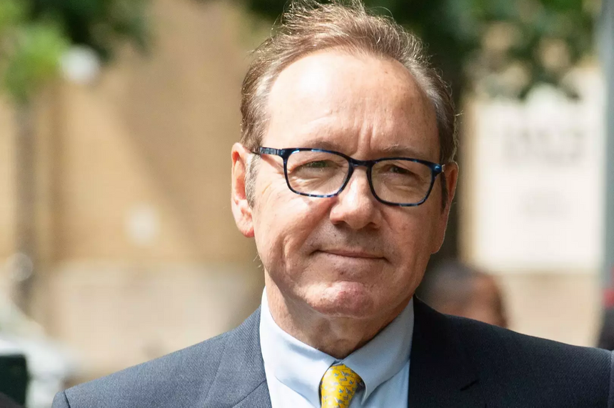 Актер Кевин Спейси прилетел в Ереван на кинофестиваль «Золотой абрикос»