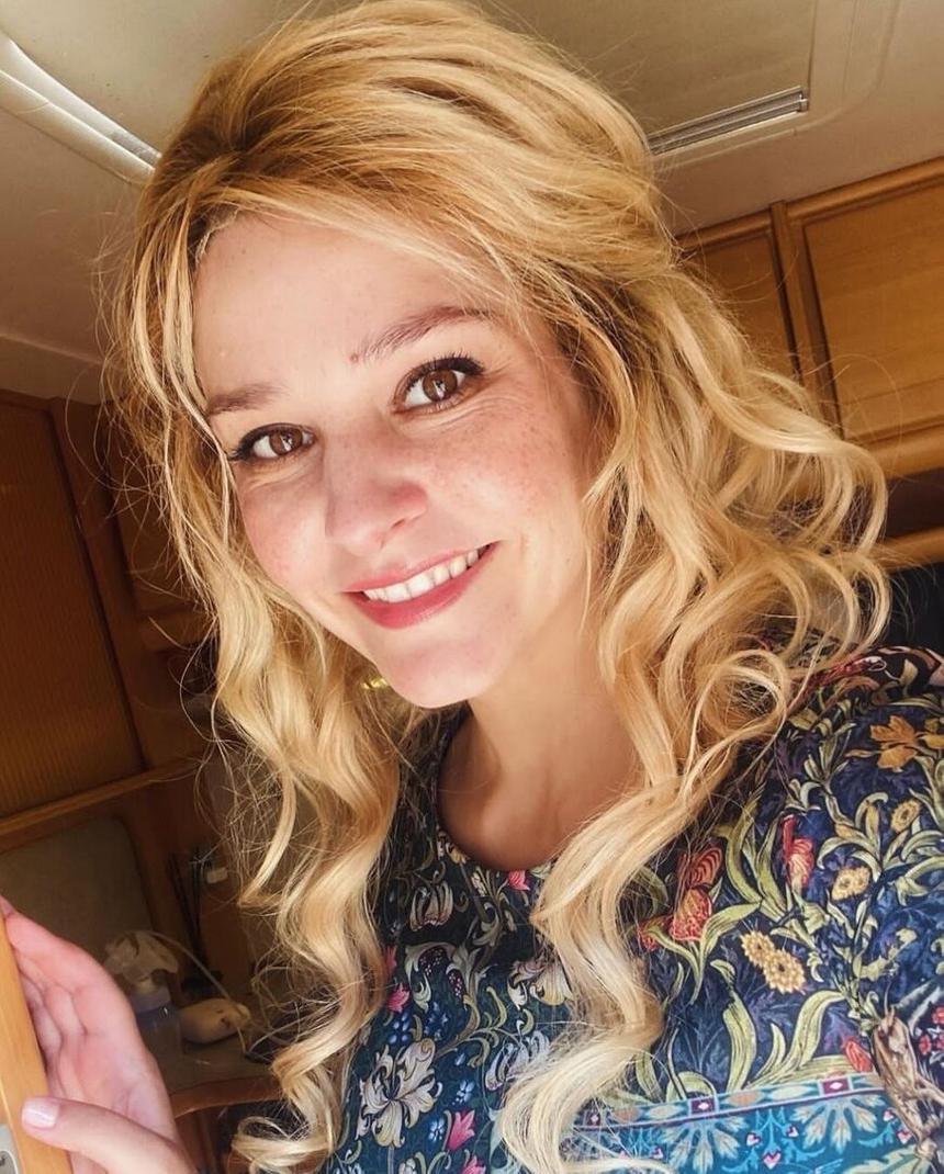 Не узнать: ставшая мамой в пятый раз Глафира Тарханова резко изменилась внешне