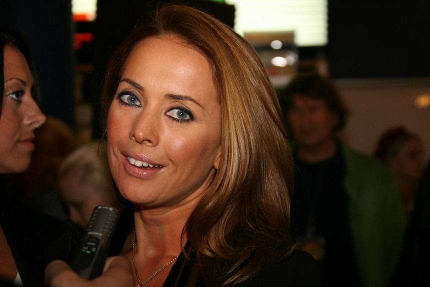 «Нам уже недолго осталось, жди»: отец Жанны Фриске посетил могилу певицы по случаю ее дня рождения