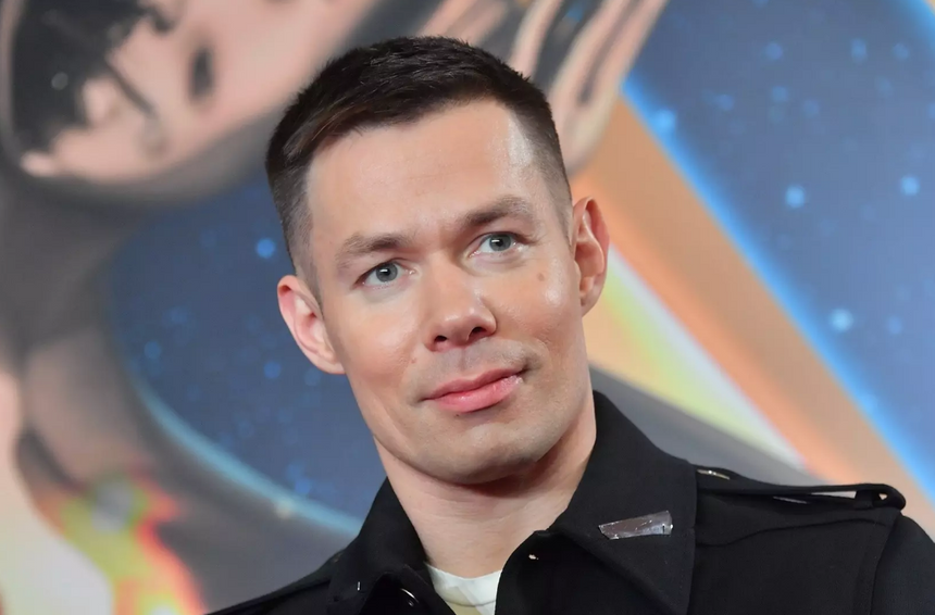 Певец Стас Пьеха рассказал, что регулярно навещает знаменитую бабушку