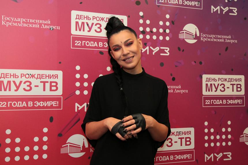 «Но в планах у меня все, видимо, немного круче»: куда пропала певица Елка