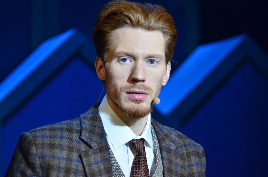 «Очень скучает по России»: внук Пугачевой начал исполнять песни «Самоцветов» в США