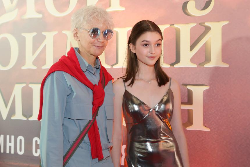 «Я актриса, а не постановщик трюков»: звезда фильма «Мой любимый чемпион» прокомментировала опасные кадры с конем