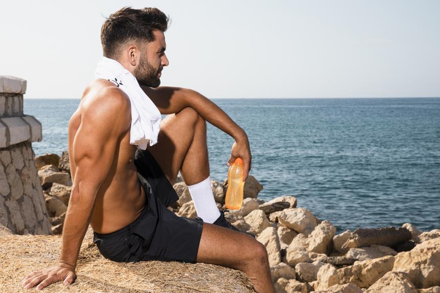 Требовал, чтобы на него смотрели: прыткий извращенец пытался заворожить 7-летнюю девочку стриптизом