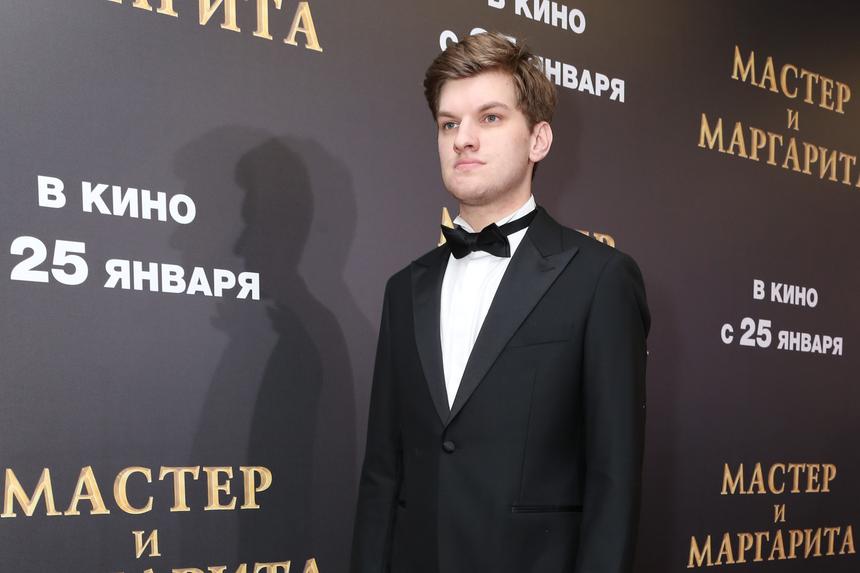 Звезда сериала «Слово пацана» объявил о разводе с женой после четырех лет брака