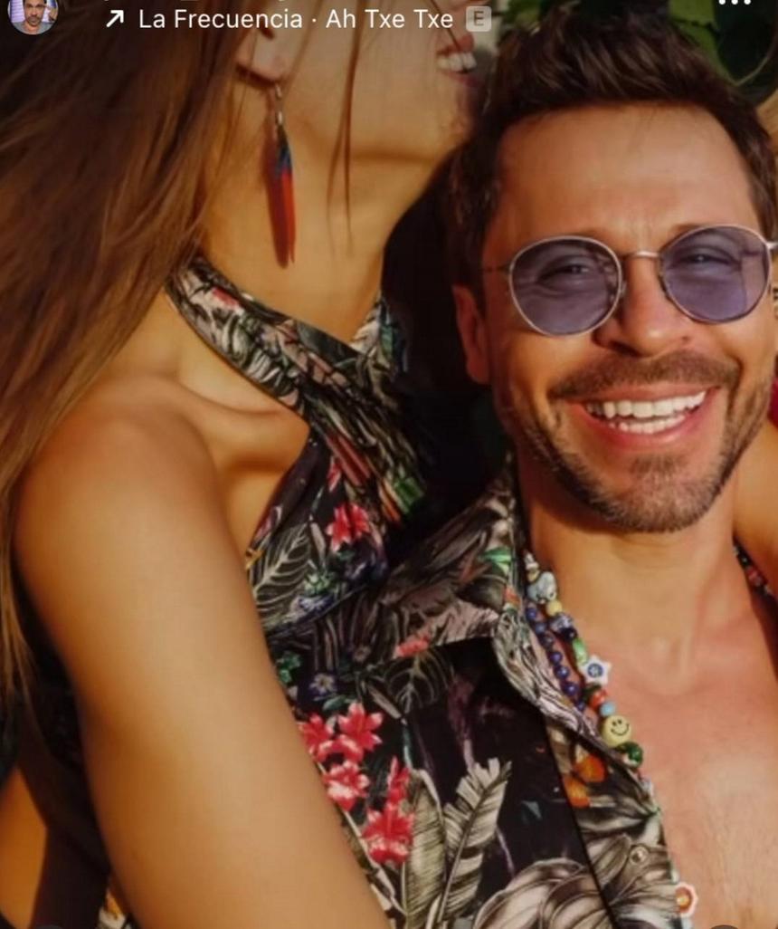 48-летний актер Павел Деревянко публично признался возлюбленной в чувствах