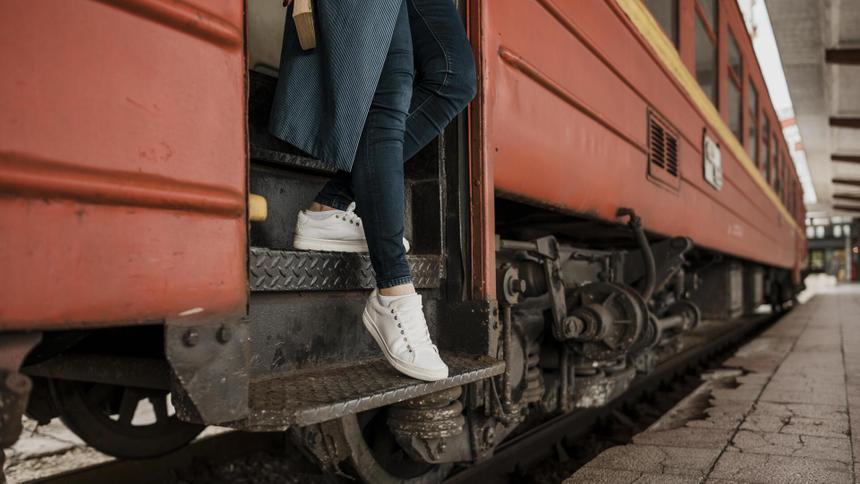 Женщина скончалась в поезде из-за жары