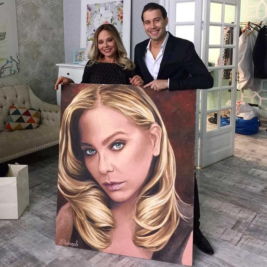 «Каждый человек красив, нужно уметь это увидеть»: художник Федоров о портретах звезд, искусстве и личной жизни