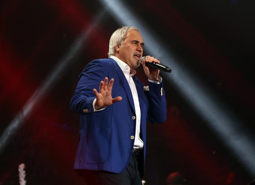 Теряет миллионы: российские олигархи объявили негласный бойкот певцу Валерию Меладзе