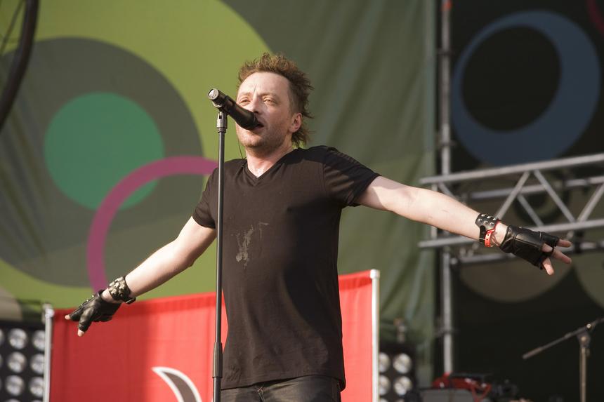 Десять литров пива, виски и круглосуточный бар: раскрыт райдер Глеба Самойлова после скандала в Красноярске