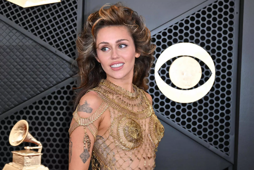 Отец Майли Сайрус назвал дочь «дьяволом во плоти» и обматерил ее