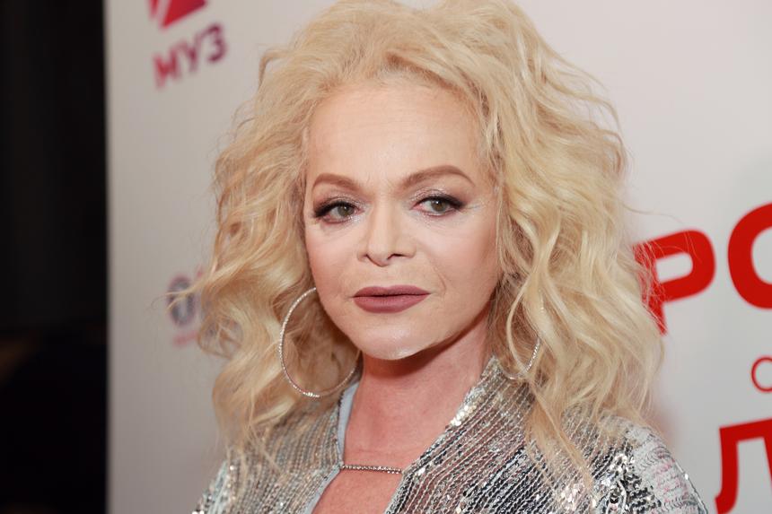 «Начала громко кричать»: Лариса Долина рассказала о попытках изнасилования