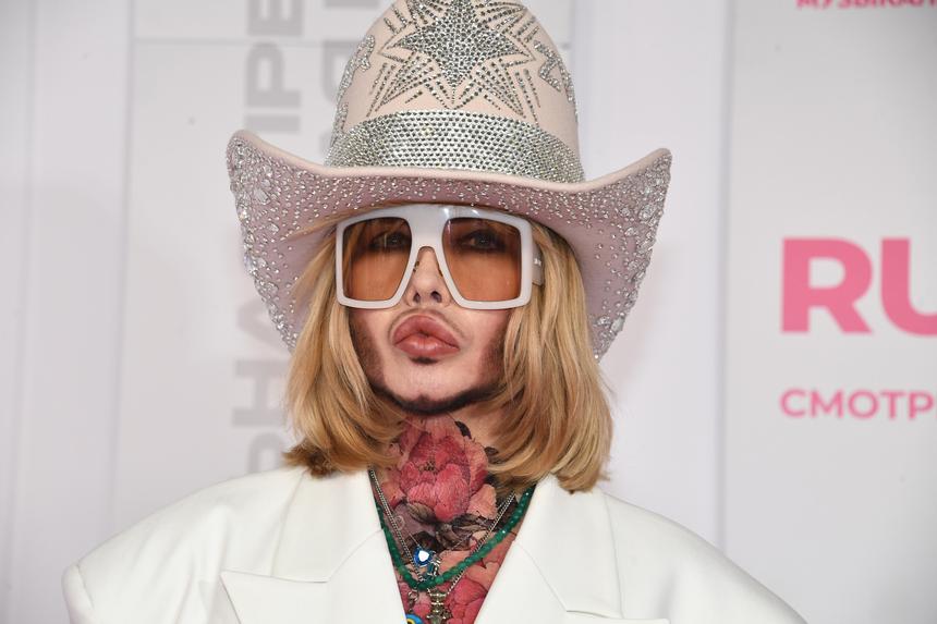 «Алла мне не подружка»: Зверев рассказал о возвращении Пугачевой в Россию