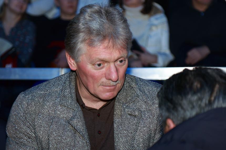 «Враги все пусть останутся там»: Дмитрий Песков высказался об уехавших из России гражданах