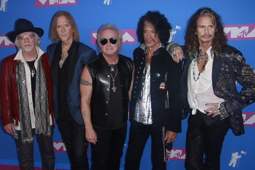 «Мы приняли тяжелое решение»: рок-группа Aerosmith объявила о завершении гастрольной деятельности