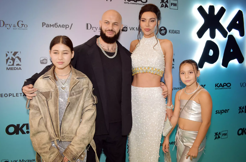 Рэпер Джиган отметил 39-й день рождения на Мальдивах в окружении семьи