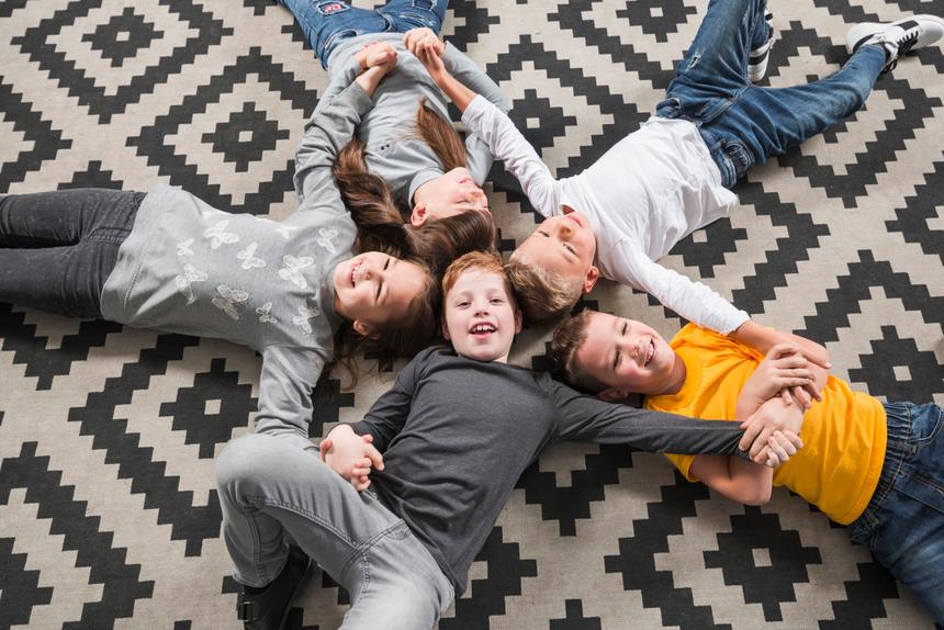 «Как 90 тысяч оплачиваются за аренду, а доход составляет 70»: в Госдуме захотели узнать правду о семье Тепляковых