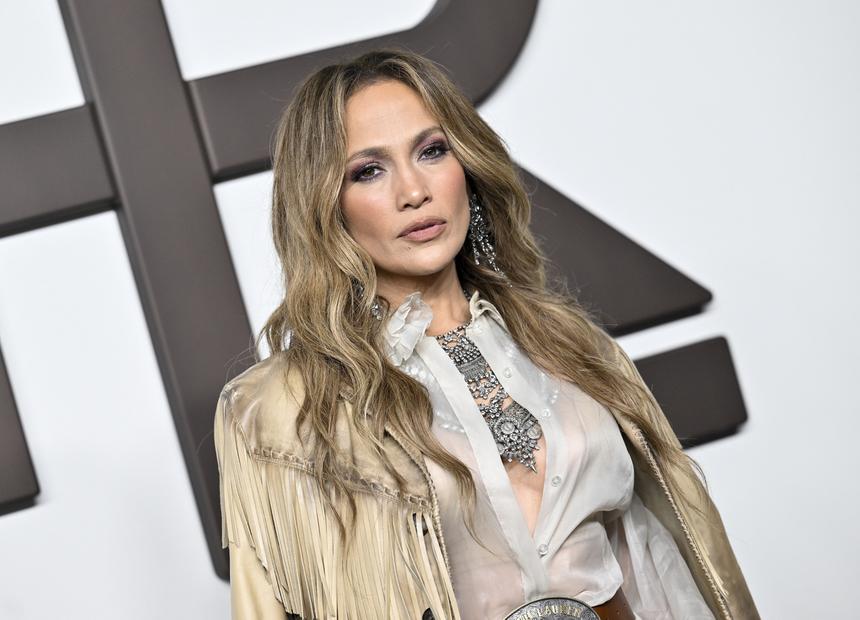 «Она в ярости, он унизил ее»: выяснилось, как Дженнифер Лопес переносит разрыв с Беном Аффлеком