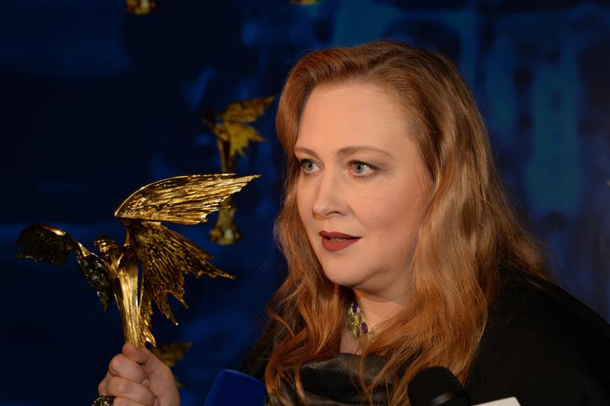 Создатели детской сказки скрыли участие в съемках уехавшей из России актрисы Юлии Ауг