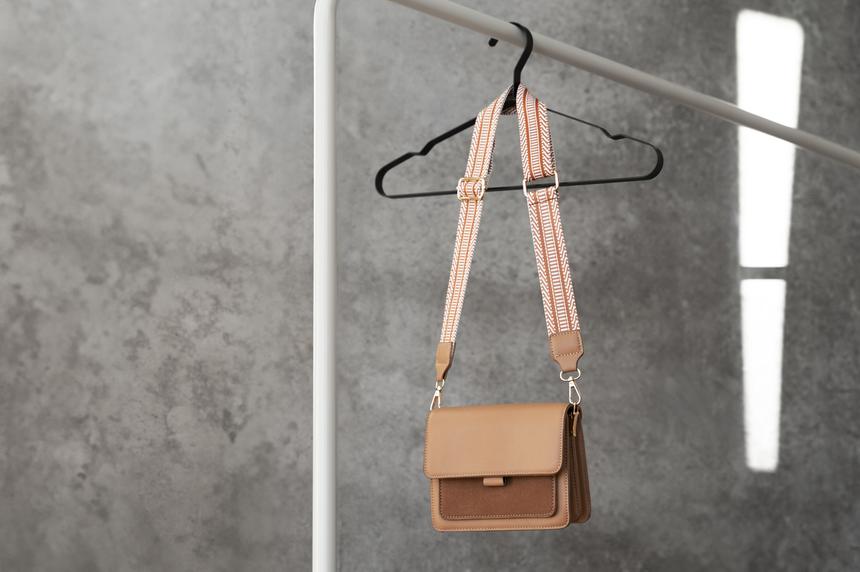 Певицу Дженнифер Лопес раскритиковали из-за сумки за 6 млн рублей от Hermes