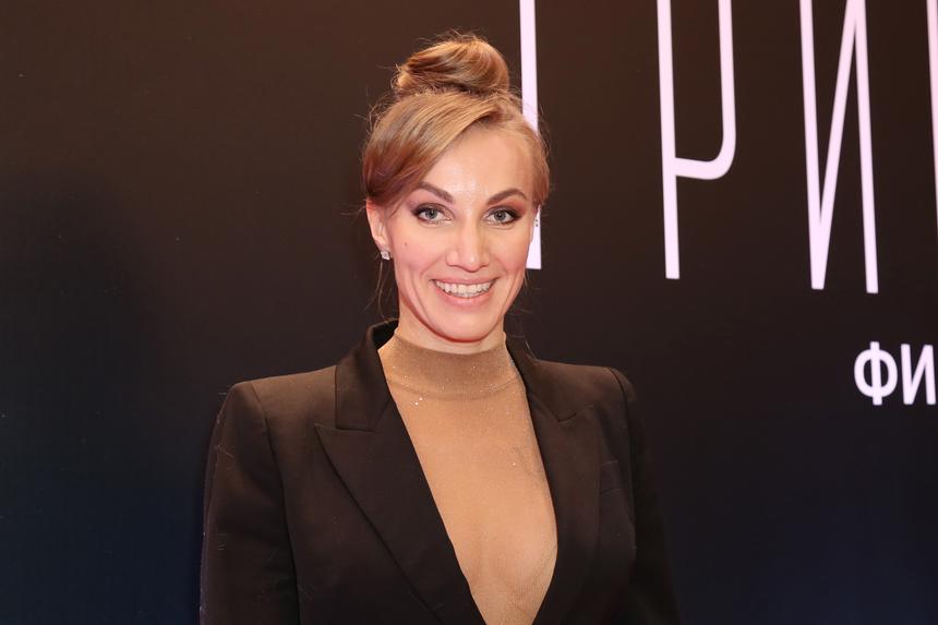 Самая дорогая вещь — шуба: теннисистка Кузнецова распродает брендовую одежду более чем на 2,5 миллиона рублей