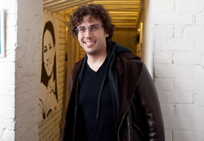 «Пришел сказать, что ты дебил»: зритель обматерил Максима Галкина* на его концерте