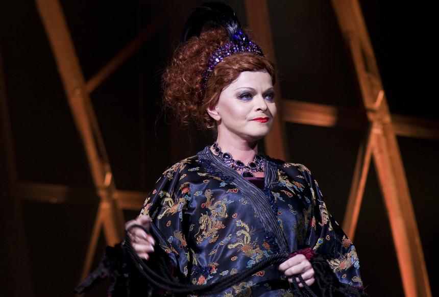 Полная неожиданность: новая владелица квартиры Долиной не понимает, как ее имя оказалось в договоре