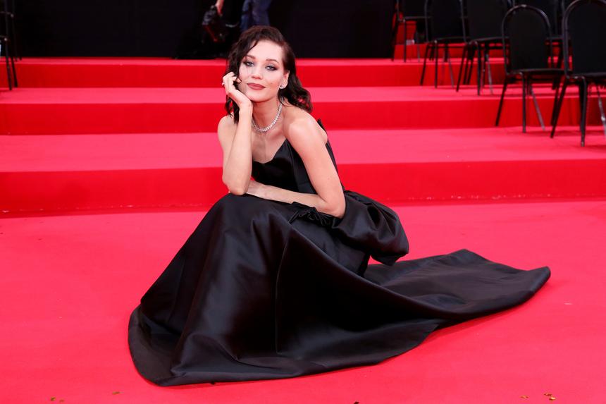 «Одно из лучших воспоминаний»: Асмус показала любимого мужчину в ответ на свадьбу Харламова