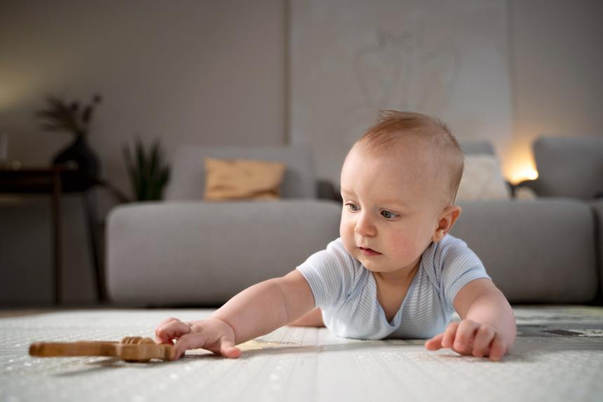 В Москве отец попал молотком в голову годовалого сына