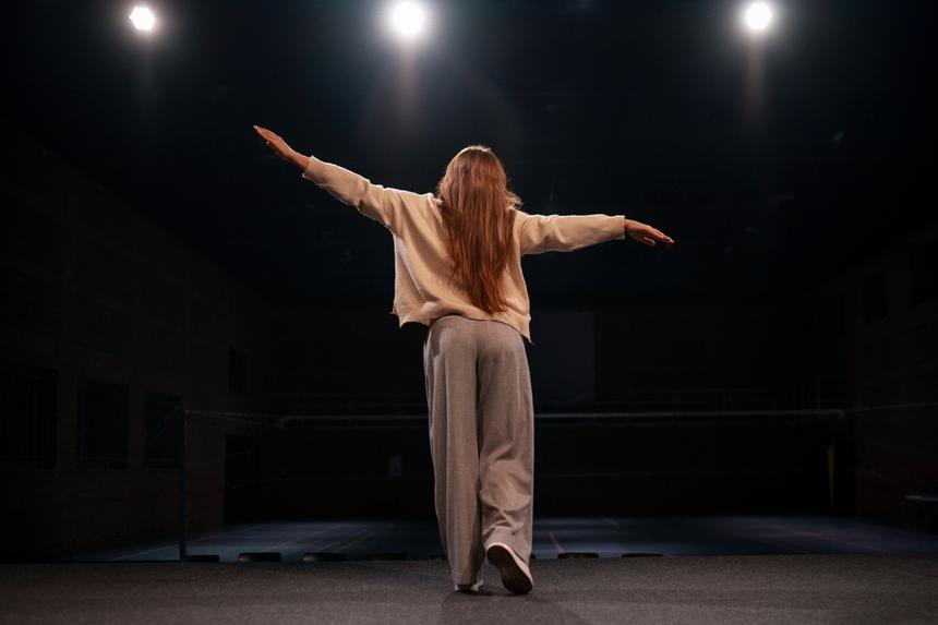 Осталась пятимесячная дочь: муж 37-летней актрисы Васильевой не стал связывать смерть с недавними родами