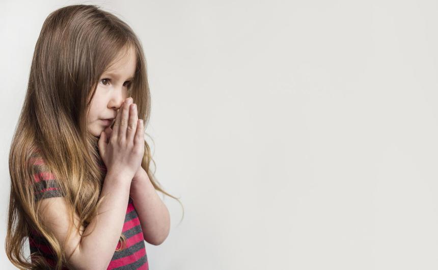 Получила страшную травму: 5-летняя москвичка пострадала из-за сброшенной на голову водной бомбочки