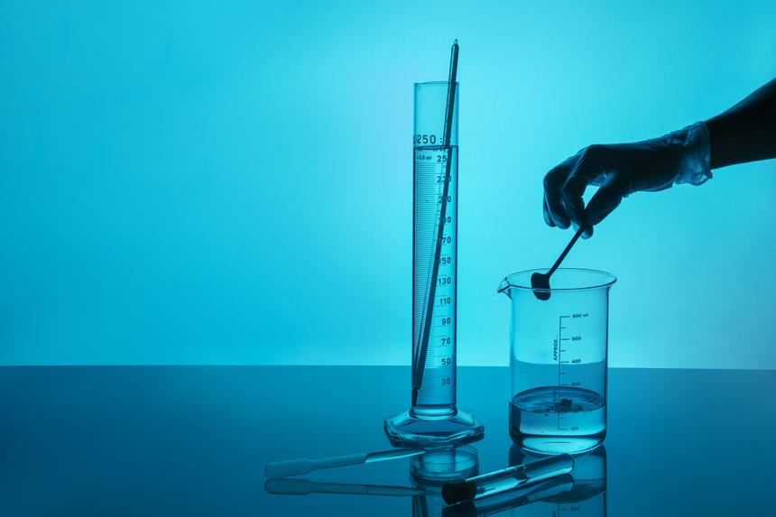 Туляк хотел показать детям химический опыт, но получился фокус с оторванным пальцем