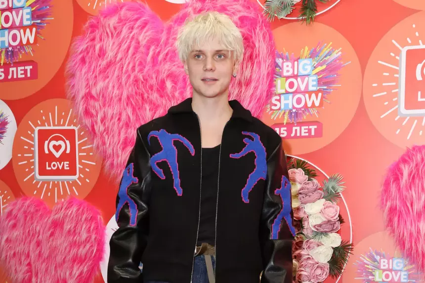 «Репутация неблагодарного человека»: экс-продюсер Вани Дмитриенко рассказал о конфликте с 18-летним певцом