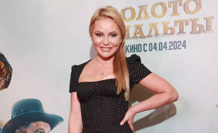 «Мне очень нравится»: Дана Борисова показала опухшее лицо через неделю после пластики