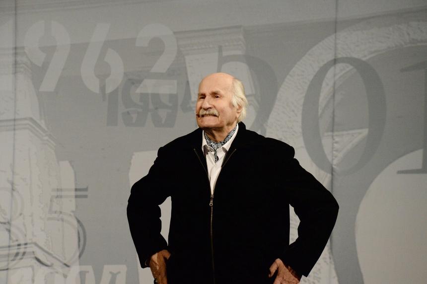 «На 90 лет — 90 тысяч. Он так радовался»: подруга Зельдина рассказала о тяжелой жизни актера