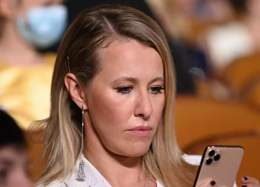 «За хамство можно получить по лицу»: Ксения Собчак назвала содержанками Зинаиду Пронченко и Божену Рынску