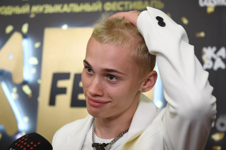 Блогер Даня Милохин откладывает возвращение в Россию из-за осеннего призыва