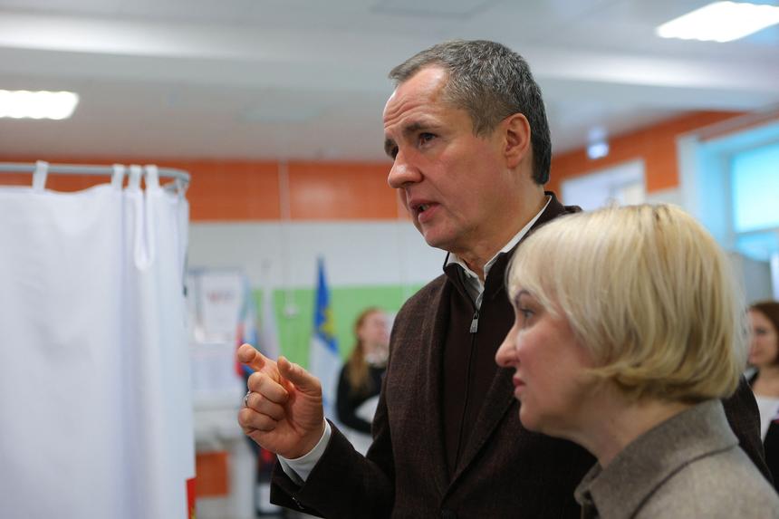 «Бить по головам руководителей»: Гладков вышел из себя после гибели мирных жителей в Ракитном