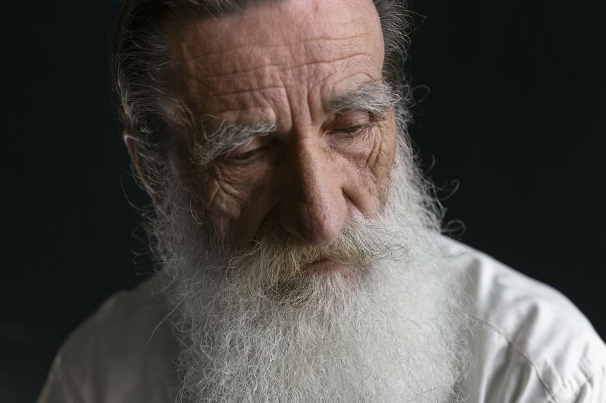 Раненый в Курской области пенсионер спел волонтерам перед смертью