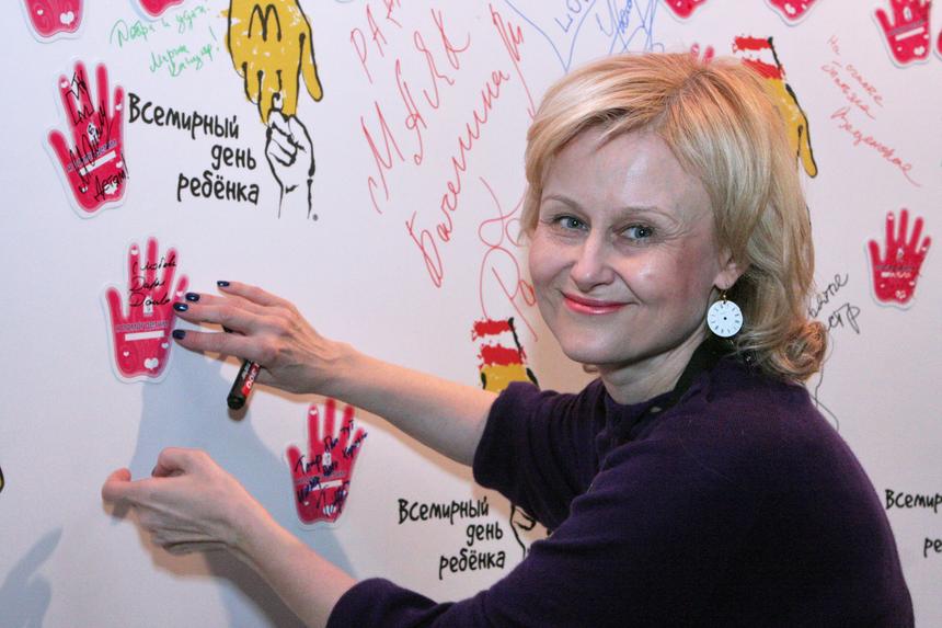 Дарья Донцова объяснила, почему не эмигрировала из России