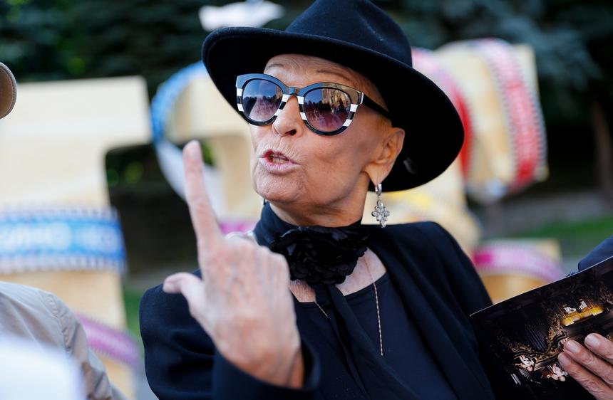 84-летнюю актрису Светлану Светличную признали неизлечимо больной